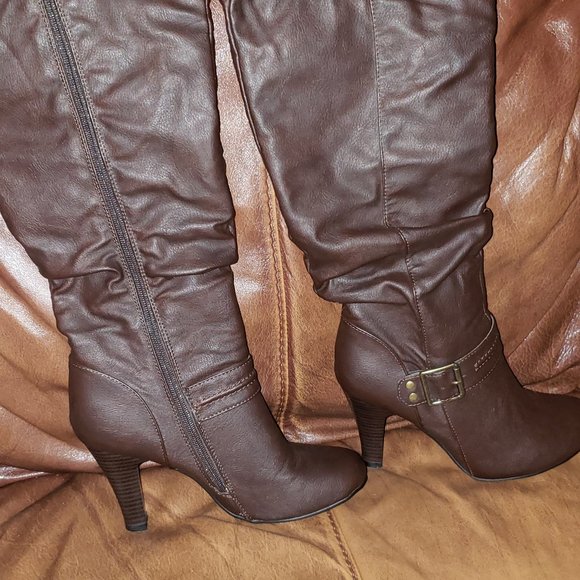 Boots - Picture 6 of 6